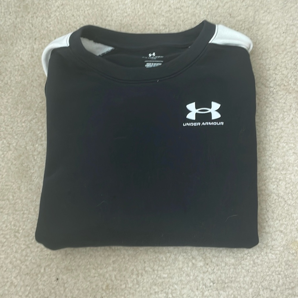 long sleeve shirt/ light sweatshirt